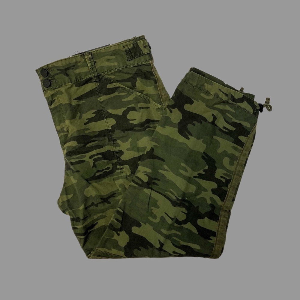 💛 32 💛 NWT  Anthro Green Camo Track Pants Jogger Camouflage Side Stripe​